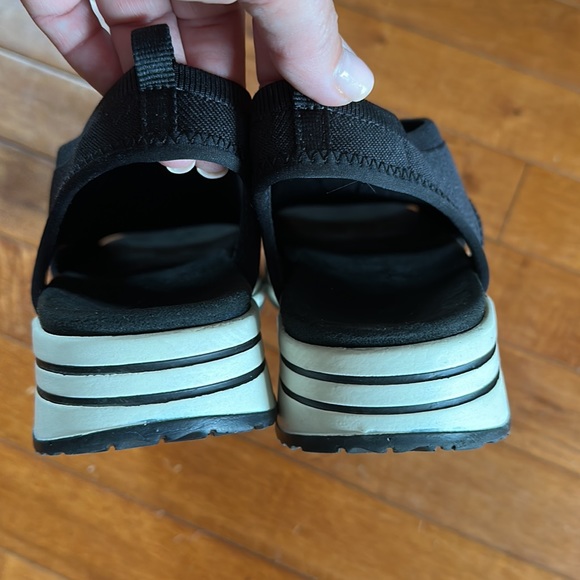 NWOT Remonte sandals - Picture 4 of 5